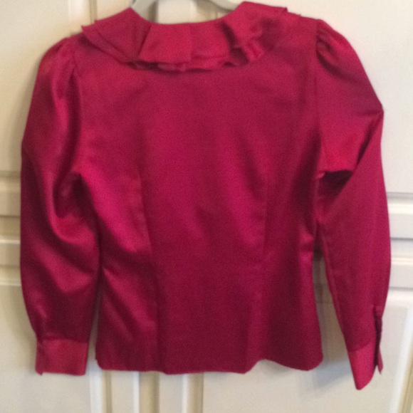 Gorgeous East 5th red blouse.  Size S - Picture 3 of 8